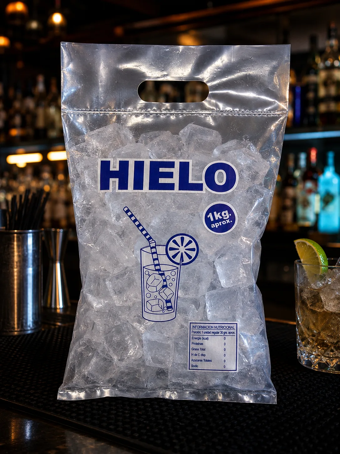 Bolsa para hielo de 1 kg con manilla y logo genérico de Enflex, en la barra de un bar